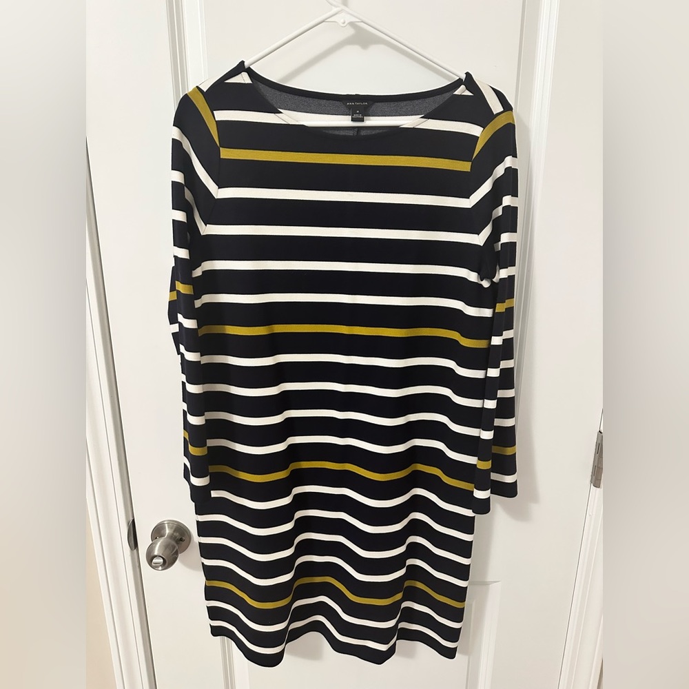 Ann Taylor long sleeve knit dress